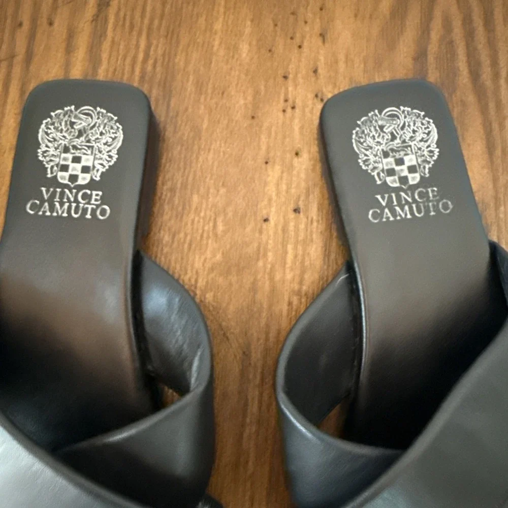 Vince Camuto vince camuto
